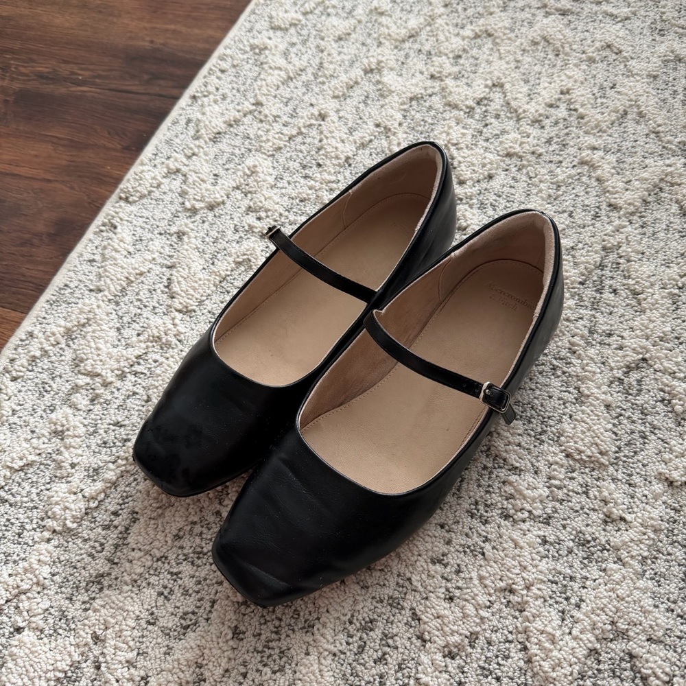 Abercrombie Black Mary Jane Flats - Classic Strap Ballet Shoe